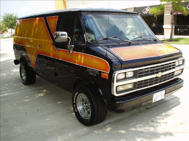 Chevrolet G30 1992 photo 2