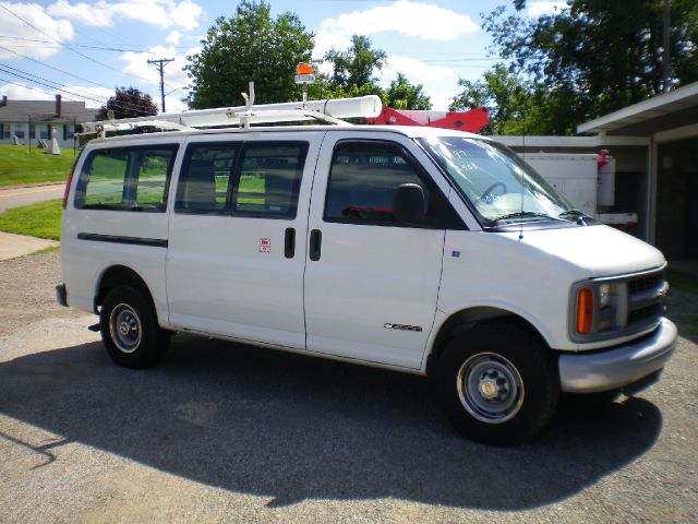 Chevrolet G3500 1997 photo 2