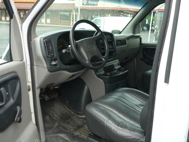 Chevrolet G3500 1998 photo 4