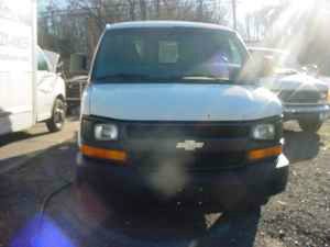 Chevrolet G3500 2003 photo 2