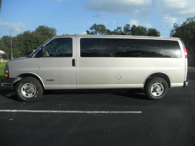 Chevrolet G3500 2006 photo 3