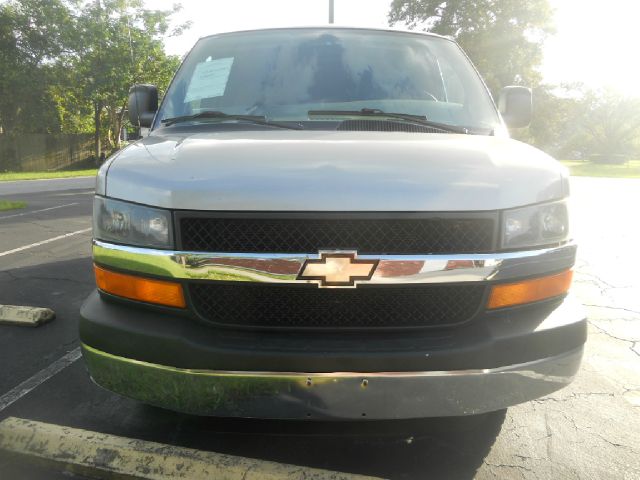 Chevrolet G3500 2006 photo 4