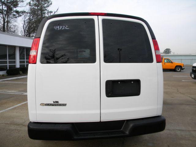Chevrolet G3500 2008 photo 3