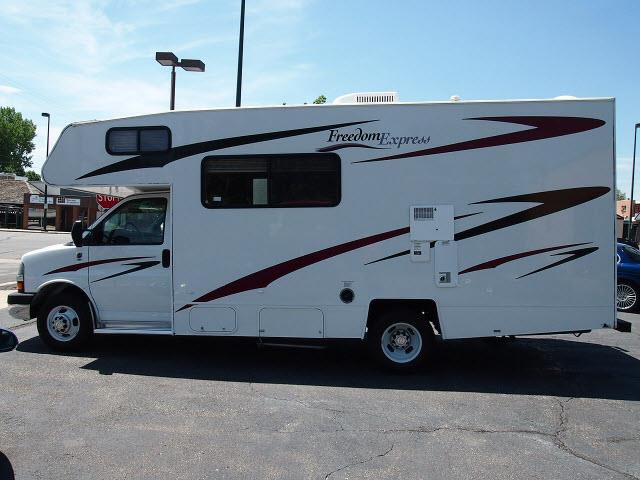 Chevrolet G3500 2008 photo 2