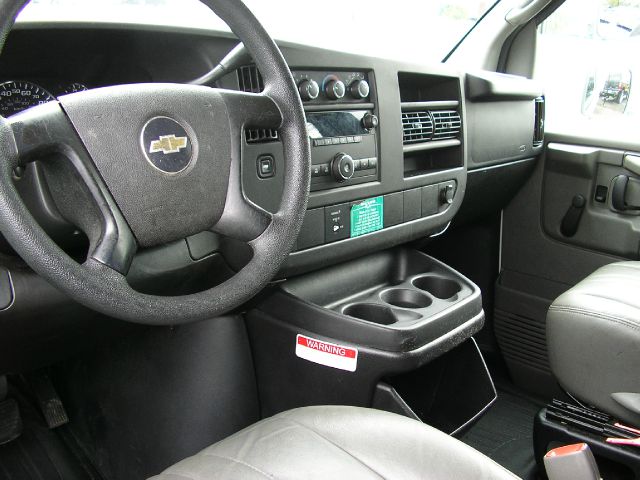 Chevrolet G3500 2008 photo 4