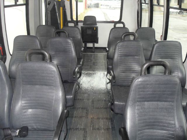 Chevrolet G3500 Express Wheelchair Shuttle Bus 2007 photo 10