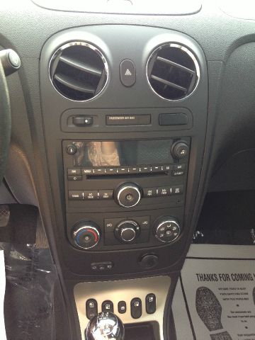 Chevrolet HHR 4dr Sdn I4 CVT 2.5 Sedan SUV