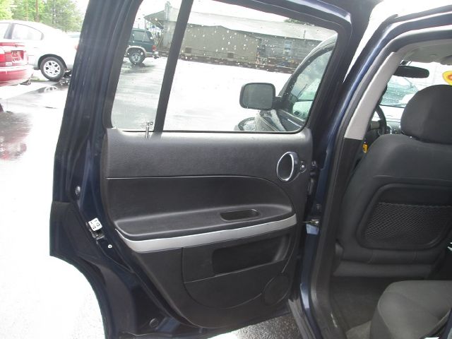 Chevrolet HHR 4dr Sdn I4 CVT 2.5 Sedan SUV