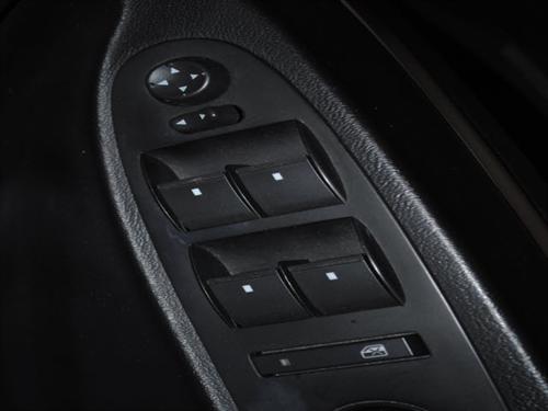 Chevrolet HHR 2010 photo 2