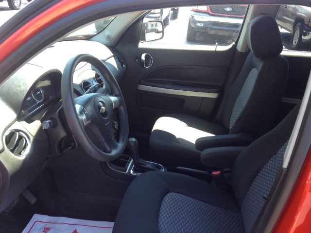 Chevrolet HHR 2010 photo 2