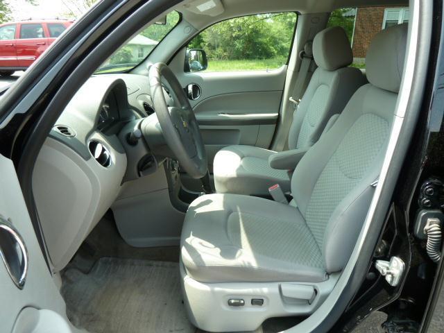 Chevrolet HHR 2010 photo 2