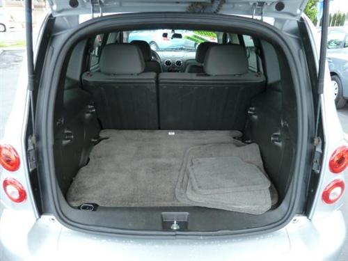 Chevrolet HHR 2010 photo 2