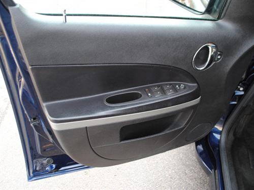 Chevrolet HHR 2010 photo 2