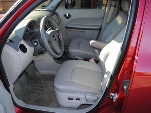 Chevrolet HHR 2010 photo 2