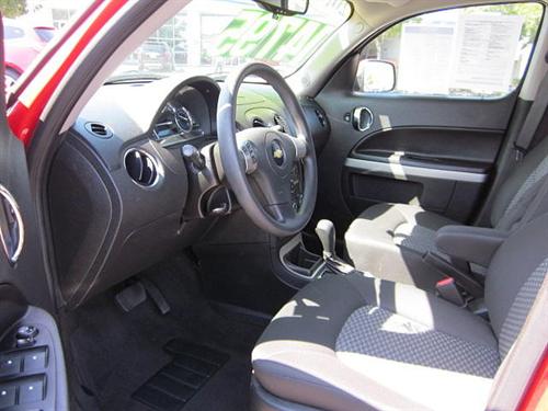 Chevrolet HHR 2010 photo 2
