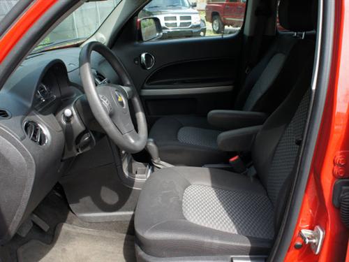 Chevrolet HHR 2010 photo 2