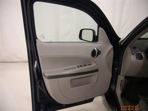 Chevrolet HHR 2010 photo 2