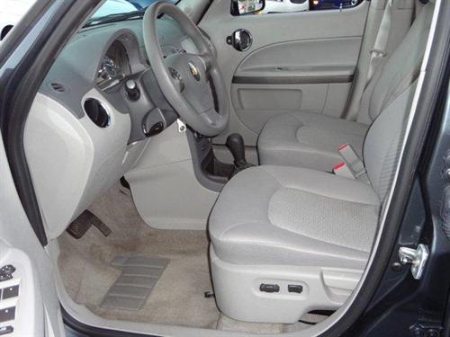 Chevrolet HHR 2010 photo 2