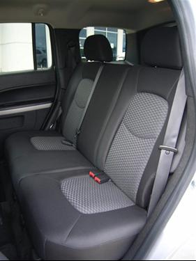 Chevrolet HHR 2010 photo 2