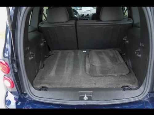 Chevrolet HHR 2010 photo 2