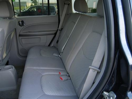 Chevrolet HHR 2010 photo 1