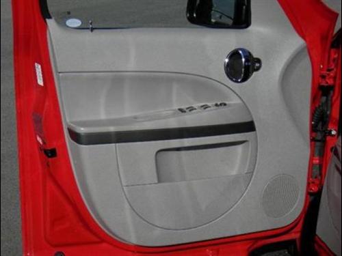 Chevrolet HHR 2010 photo 2