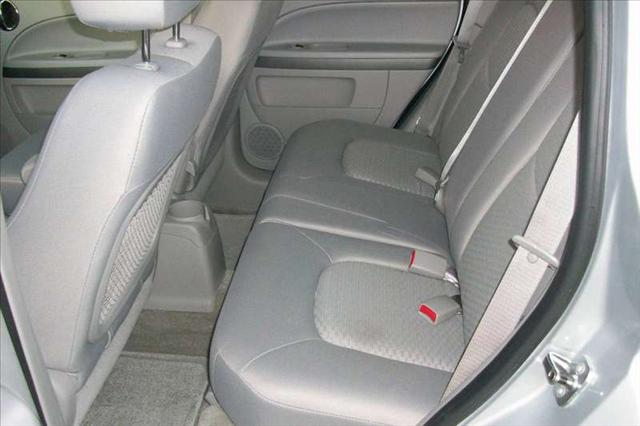 Chevrolet HHR 2011 photo 2