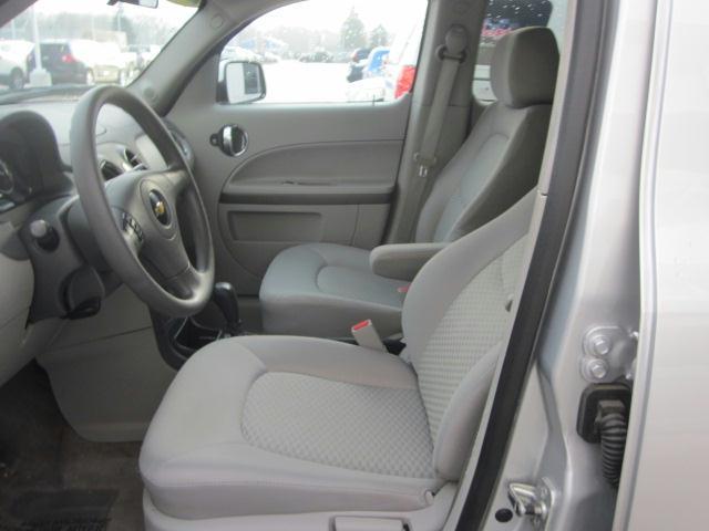 Chevrolet HHR 4dr Sdn I4 CVT 2.5 Sport Utility