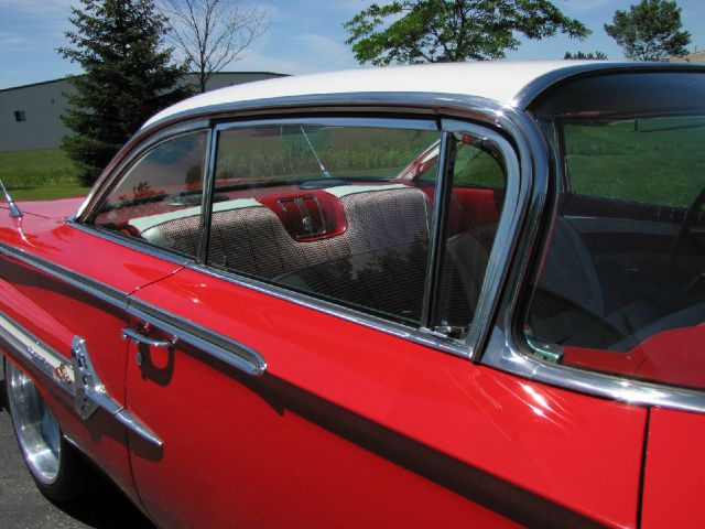 Chevrolet Impala 1960 photo 3