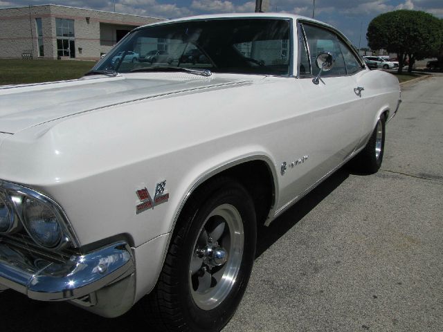 Chevrolet Impala 1965 photo 4