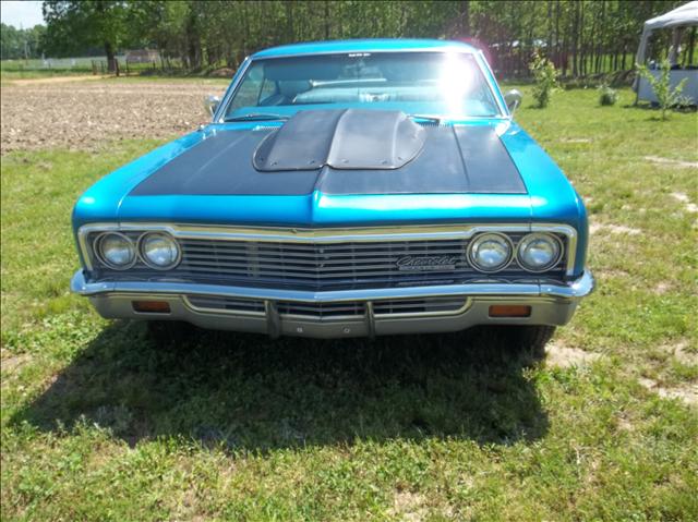 Chevrolet Impala 1966 photo 3