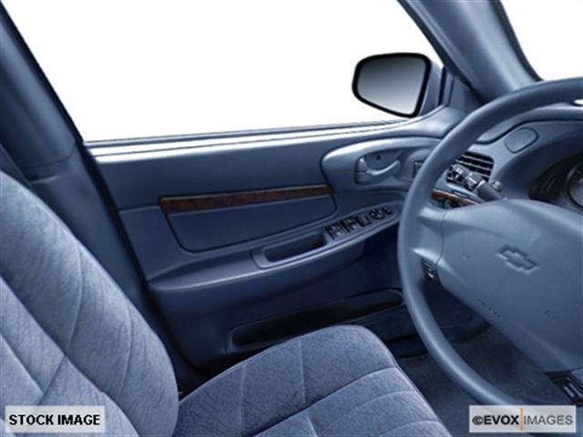 Chevrolet Impala 2000 photo 2