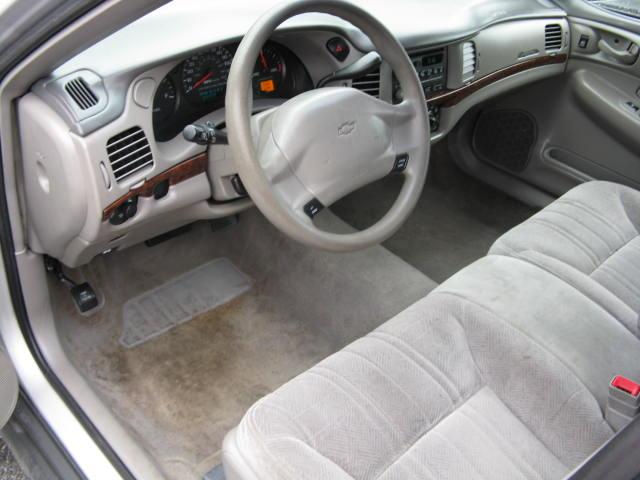 Chevrolet Impala 2000 photo 2