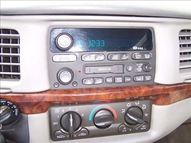 Chevrolet Impala 2001 photo 3