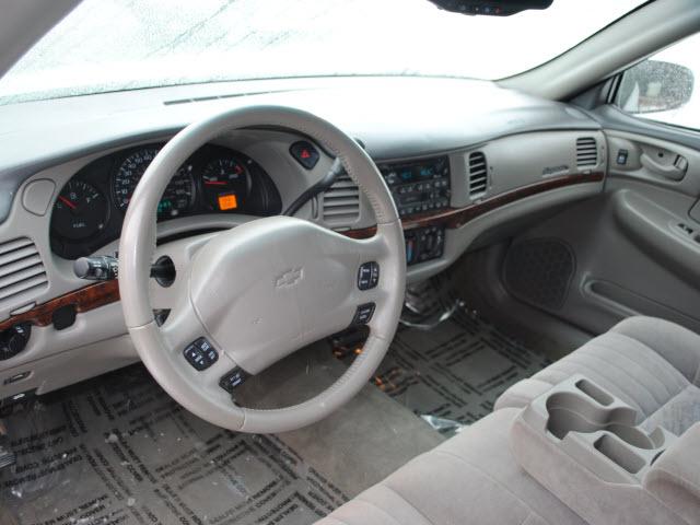 Chevrolet Impala 2001 photo 2