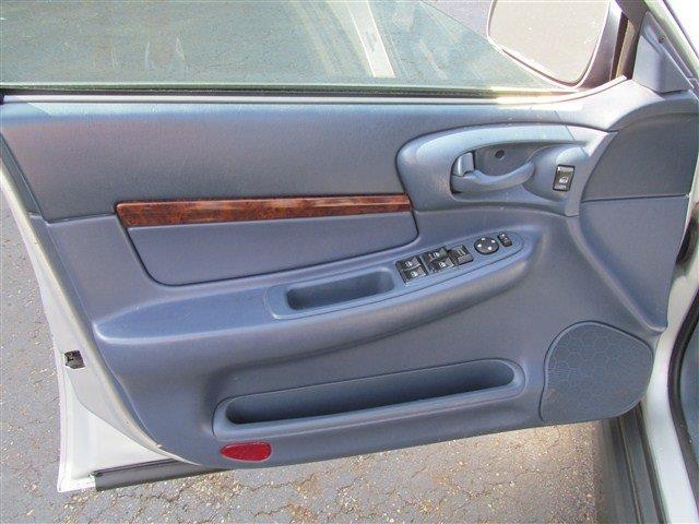 Chevrolet Impala 2002 photo 1