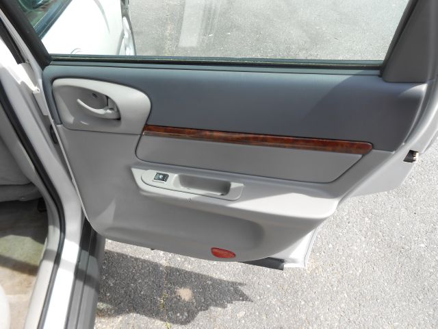 Chevrolet Impala 2003 photo 9