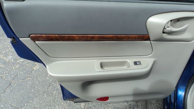 Chevrolet Impala 2003 photo 19