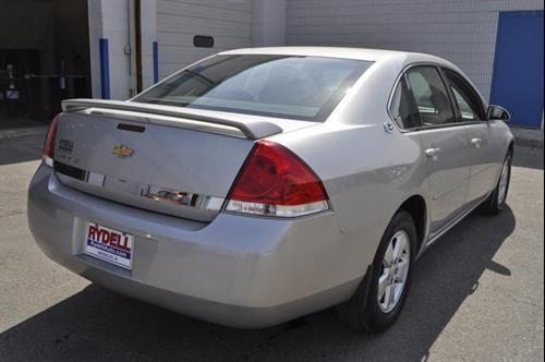 Chevrolet Impala LS A4WD Other