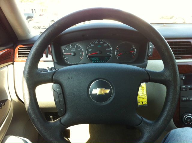 Chevrolet Impala 5dr Wgn Auto S FWD Sedan