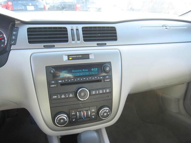 Chevrolet Impala 4dr Sdn Auto (natl) Hatchback Sedan