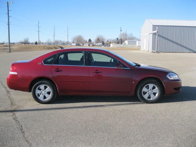 Chevrolet Impala LS A4WD Sedan