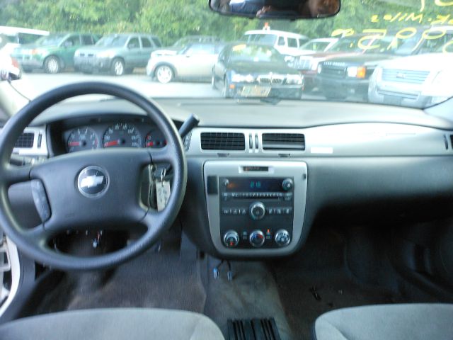 Chevrolet Impala Lariet Sedan
