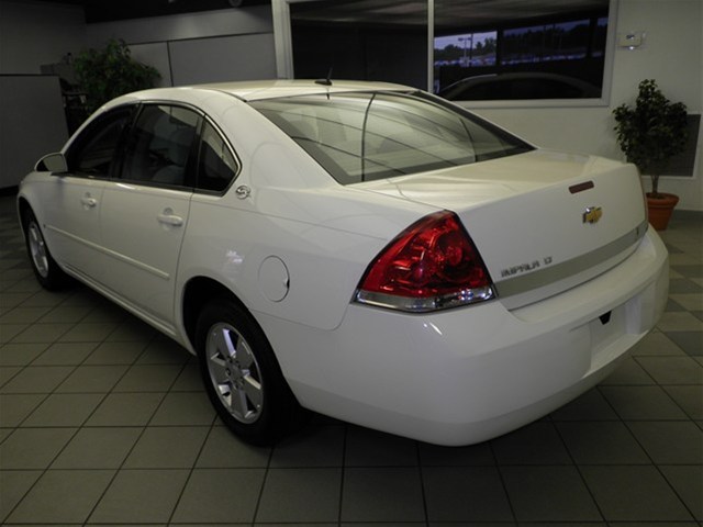 Chevrolet Impala 2008 photo 2