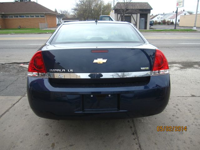 Chevrolet Impala 3.2 Sedan 4dr Sedan