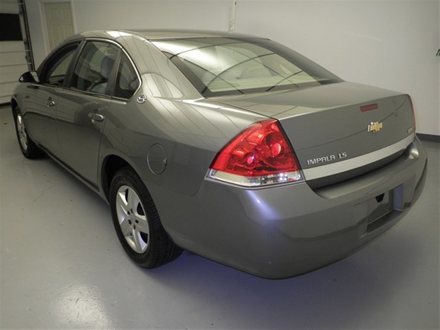 Chevrolet Impala 2008 photo 2