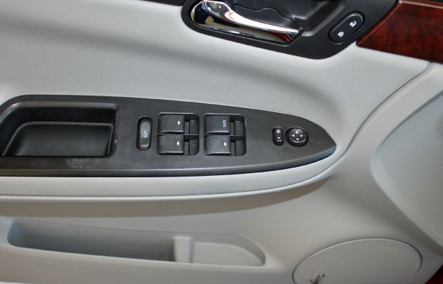 Chevrolet Impala SLE SLT WT Sedan