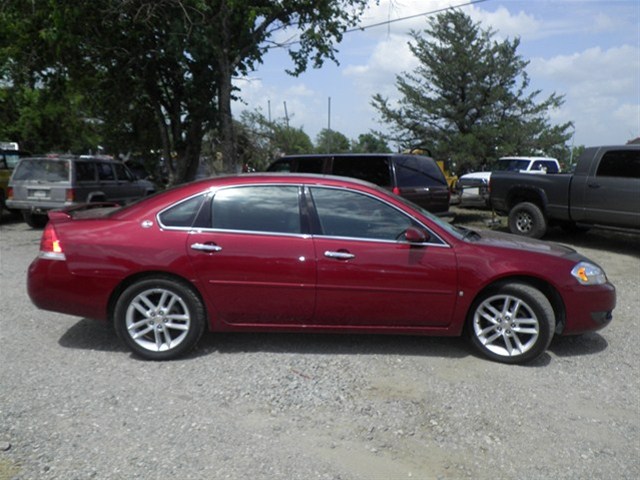 Chevrolet Impala 2008 photo 2