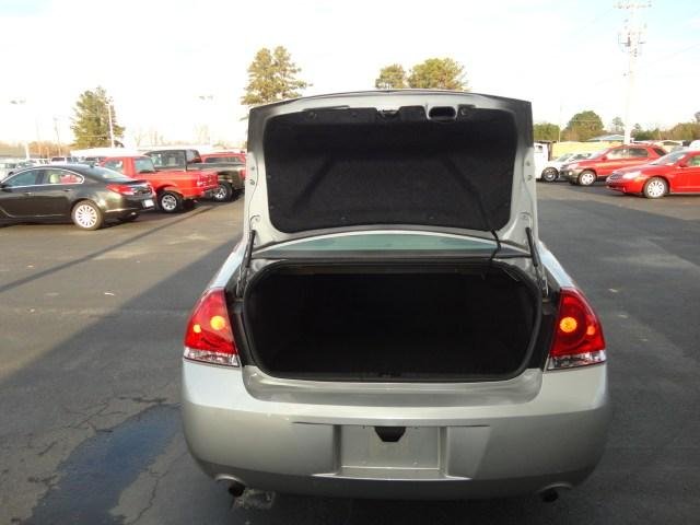 Chevrolet Impala 2008 photo 3