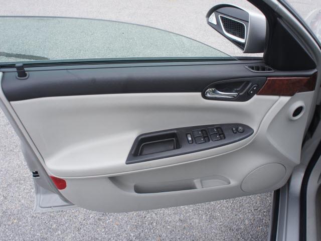 Chevrolet Impala 2008 photo 4